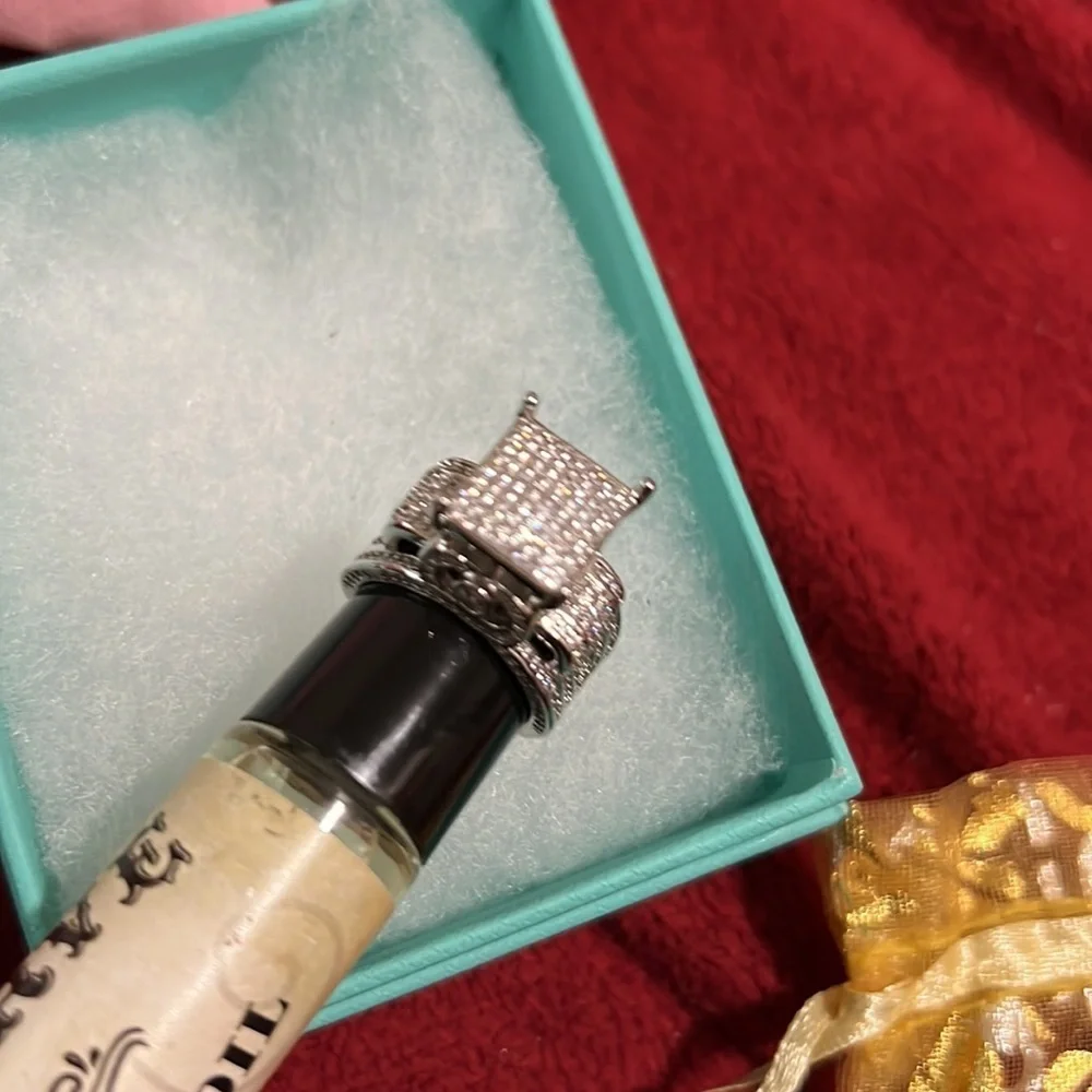 Fashionable Ring